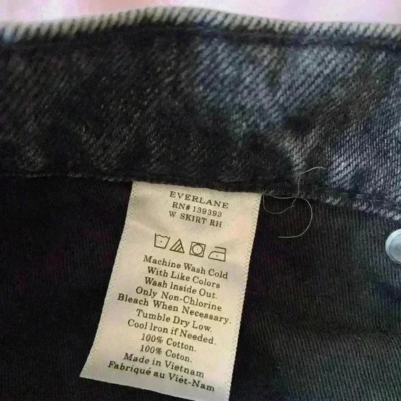 EVERLANE The Denim Jean Raw Hem Mini Skirt in Black Sz. 27 - Picture 6 of 8